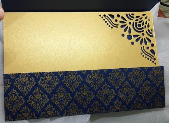 Convite Azul com dourado com cartão interno impresso
