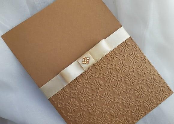 Convite Cor Kraft com Textura e Fita
