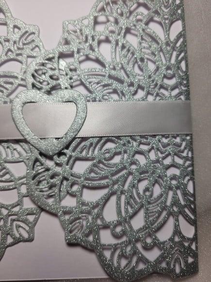Envelope Rendado Prata com Glitter para convite casamento 15 anos