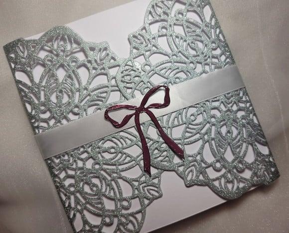 Envelope Rendado Prata com Glitter para convite casamento 15 anos
