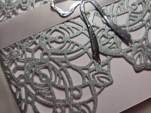 Envelope Rendado Prata com Glitter para convite casamento 15 anos