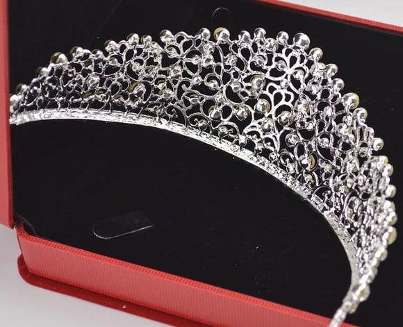 Coroa Tiara arabescos de strass