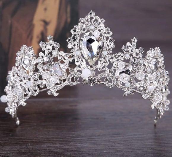 Coroa estilo barroco com Strass