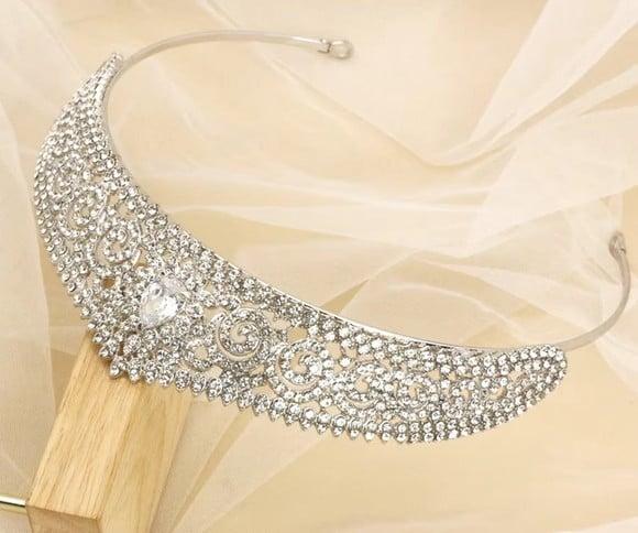 Coroa Tiara de Pedraria Luxo