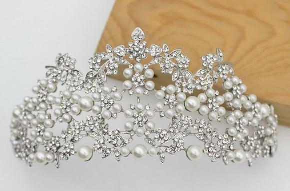 Coroa Tiara Flor de Pérolas Rosé ou Prata
