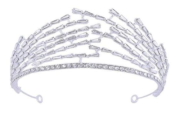 Coroa Tiara luxo de strass prata ou dourada