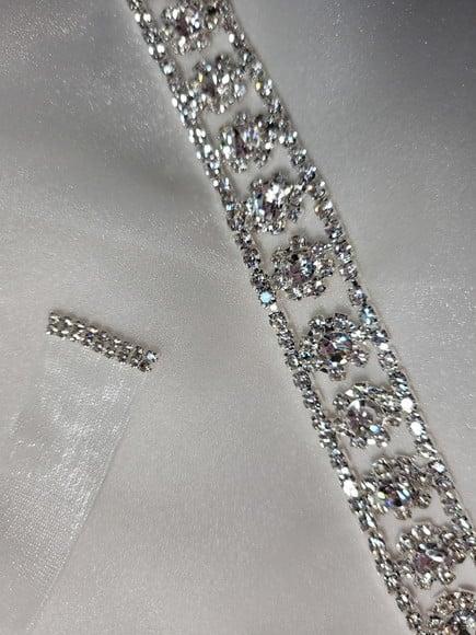 Kit com 4 Apliques Folhas de Strass Prata 56cm Cada