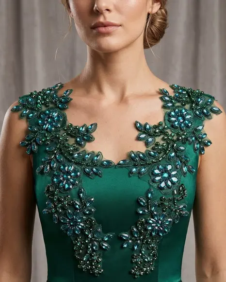 Aplique Bordado com Strass Cor Verde