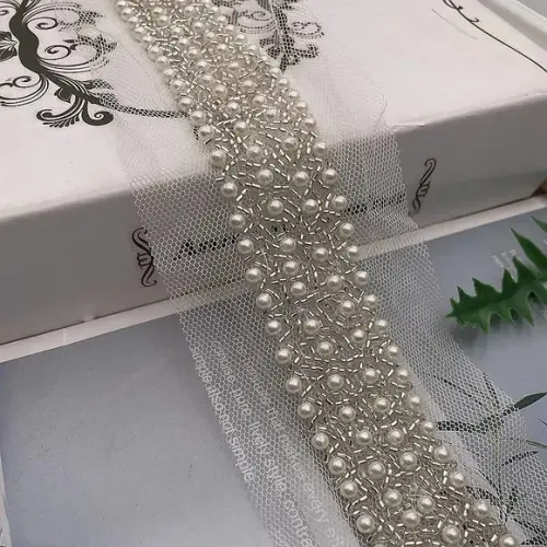 Aplique Bordado de Pérolas Off White - Tamanho Máximo 100cm