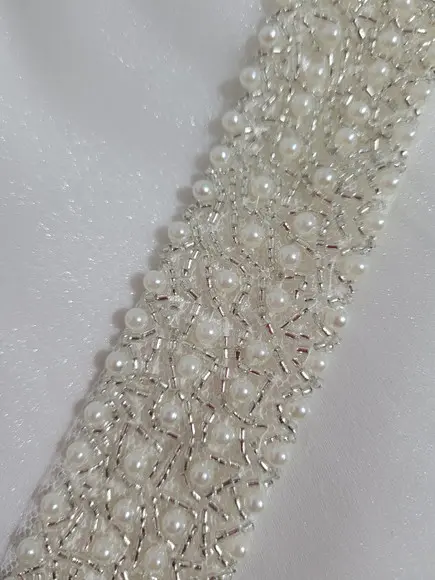 Aplique Bordado de Pérolas Off White - Tamanho Máximo 100cm