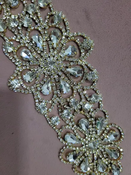 Aplique de Strass Dourado