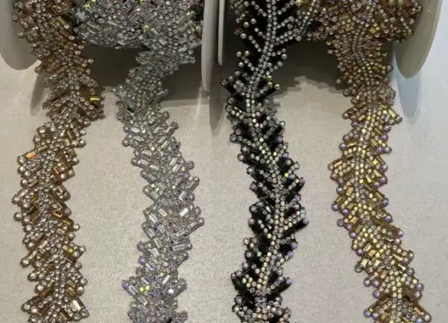 Aplique de Strass e Mini Espelhos 90cm