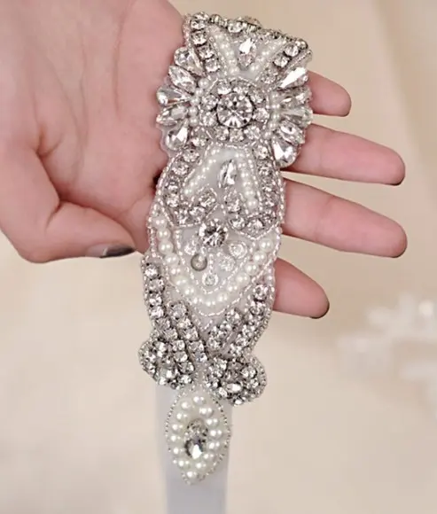 Aplique de strass e pérolas