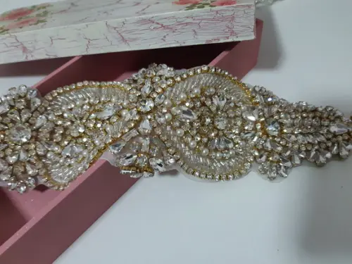 Aplique de Strass Grande Dourado Tamanho 38,5 x 7,5