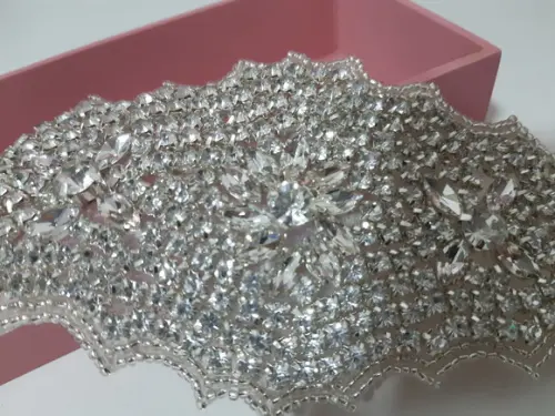 Aplique de strass grande para vestidos ou cinto