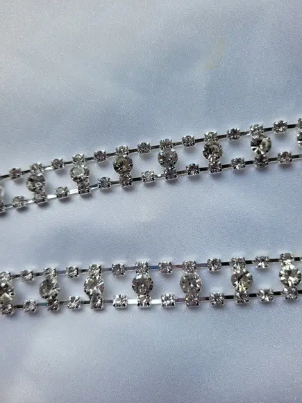 Aplique Fino de Strass Prata para Cinto, Alças, Sapatos