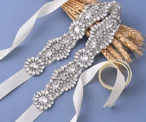 Cinto Aplique flores de strass prata e pérolas