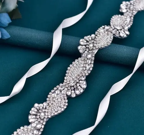 Cinto Bordado com Strass