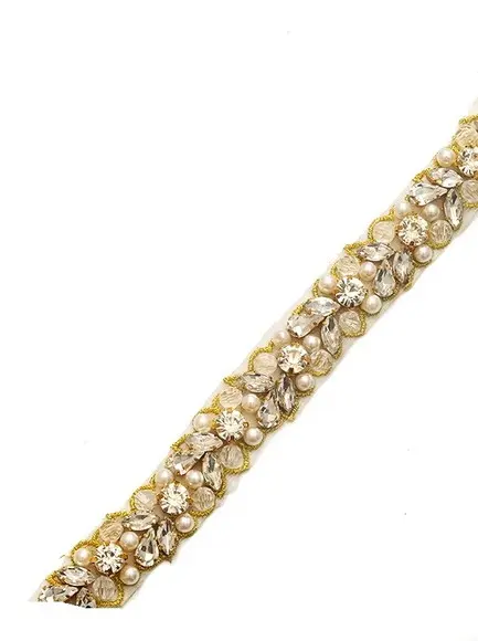 Cinto Bordado com Strass e Pérolas Pespontado Dourado