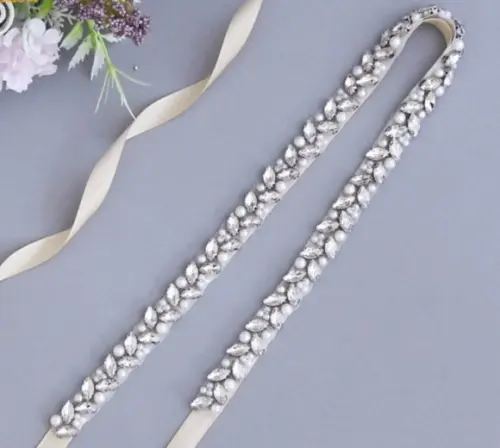 Cinto Bordado com Strass e Pérolas Prata 80cm