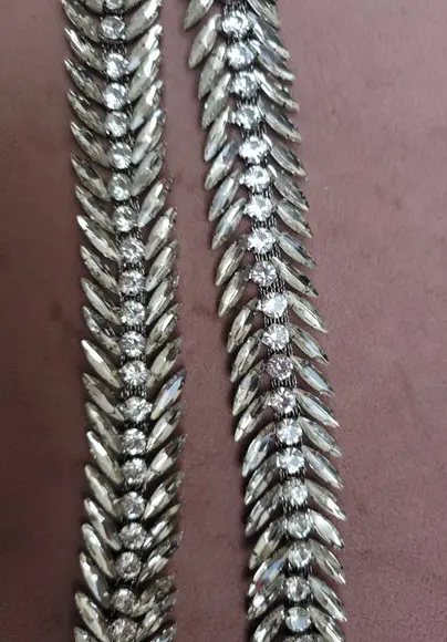 Cinto de Metal com Pedraria Prata