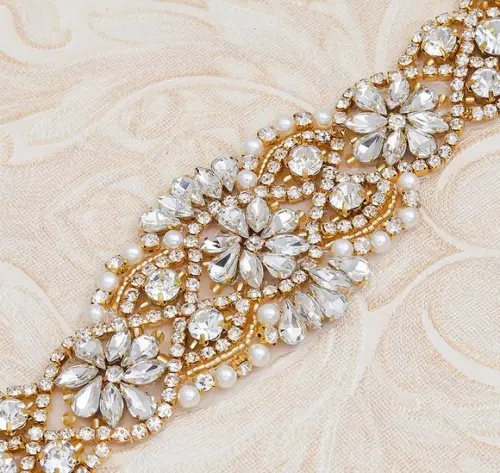 Cinto de Pedraria Dourado com Pérolas