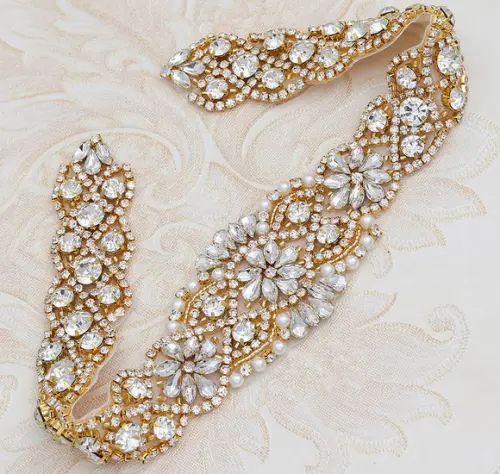 Cinto de Pedraria Dourado com Pérolas
