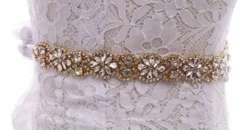 Cinto de Strass Dourado com Pérolas Aplique 55 cm