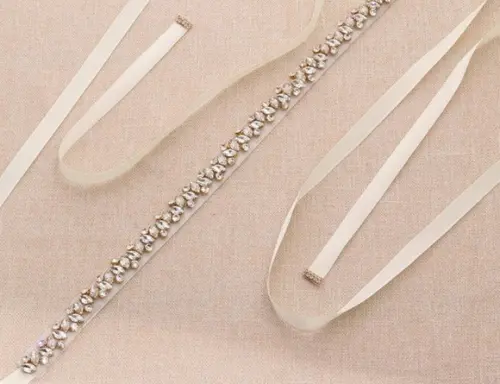 Cinto de strass dourado fino