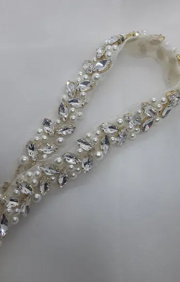 Cinto de Strass e Pérolas Dourado