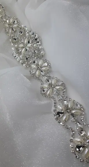 Cinto de Strass e Pérolas Prata Aplique 35 Cm!