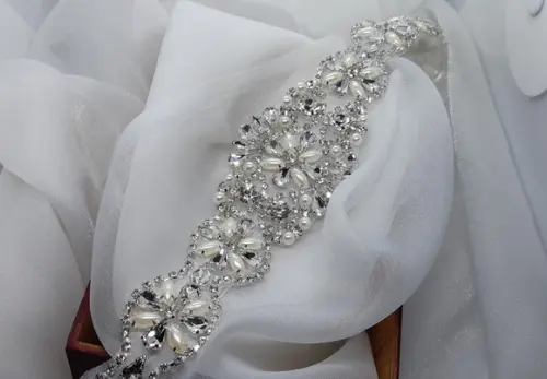 Cinto de Strass e Pérolas Prata Aplique 35 Cm!