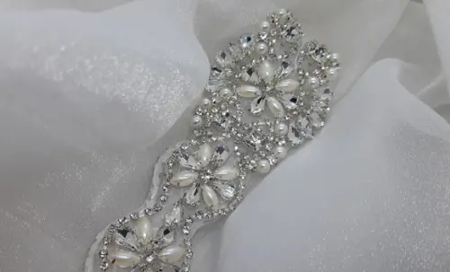 Cinto de Strass e Pérolas Prata Aplique 35 Cm!