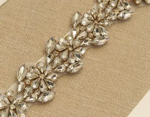 Cinto de Strass em Metal Dourado
