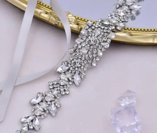 Cinto de Strass Prata Aplique 65cm