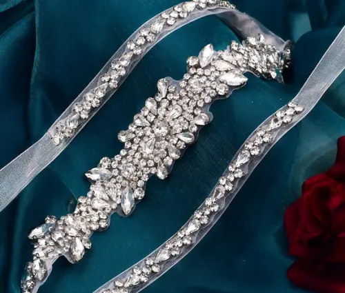 Cinto de Strass Prata Aplique 65cm
