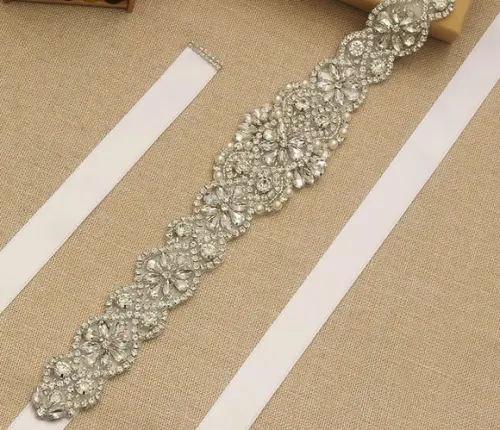 Cinto de Strass Prata Aplique Grande 57cm