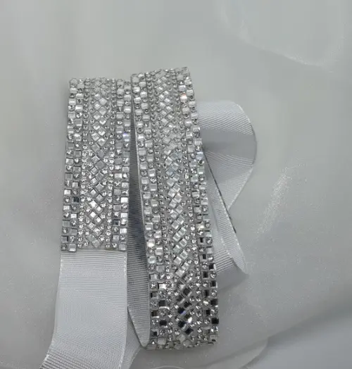 Cinto de Strass Prata com Mini Espelhos