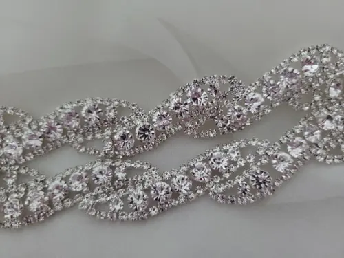 Cinto de Strass Prata Trançado Grande 80cm Aplique