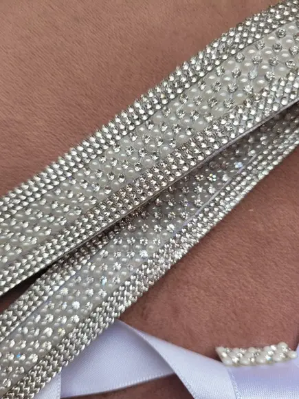 Cinto Delicado de Mini Pérolas e Strass