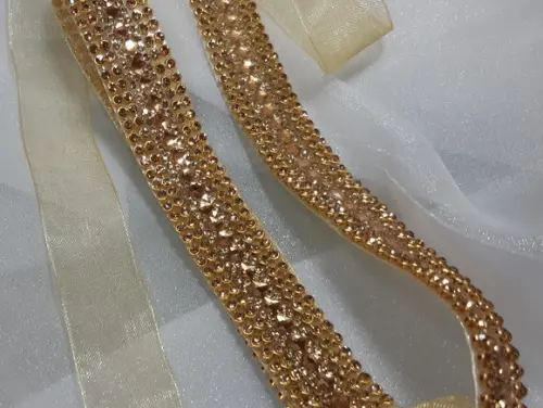 Cinto Dourado de Strass