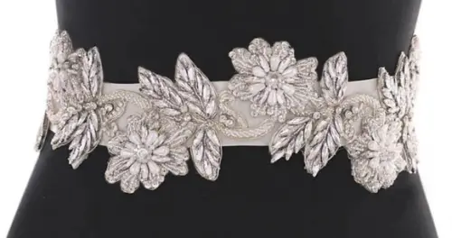 Cinto Flores Bordadas com Pérolas e Strass