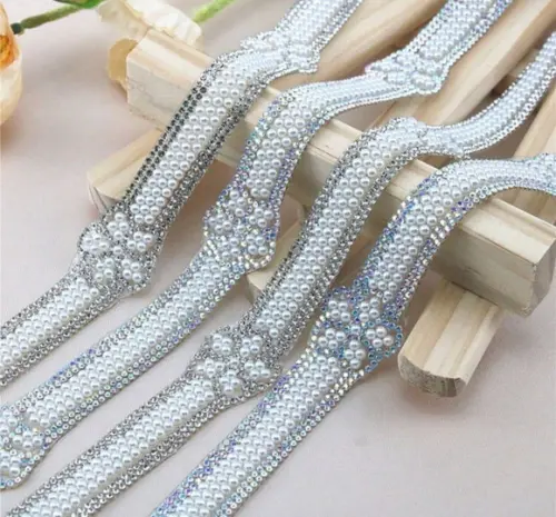 Cinto Flor de Pérolas e Strass