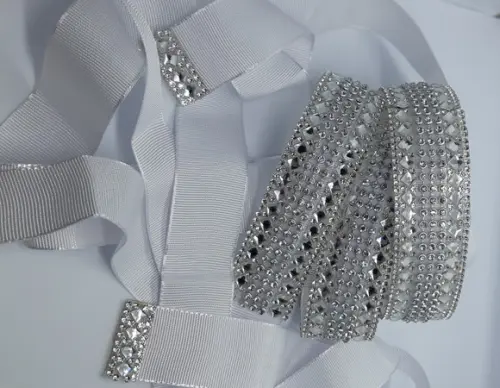 Cinto Prateado com Strass e Mini Espelhos