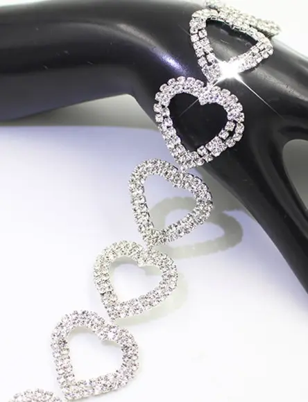Cinto Renda De Corações Em Strass