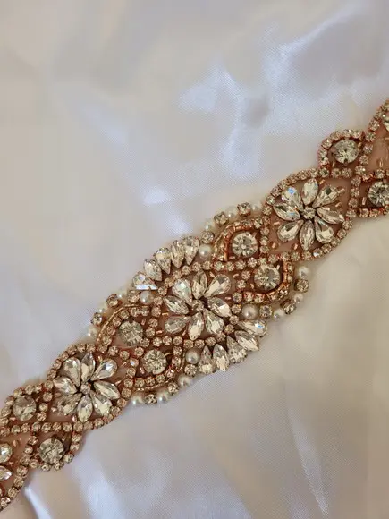 Cinto Rose Gold com Pedras e Pérolas Aplique 52cm