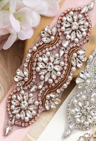 Cinto rosé gold com strass e pérolas PROMOÇÃO!