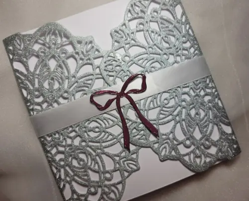 Envelope Rendado Prata com Glitter para convite casamento 15 anos