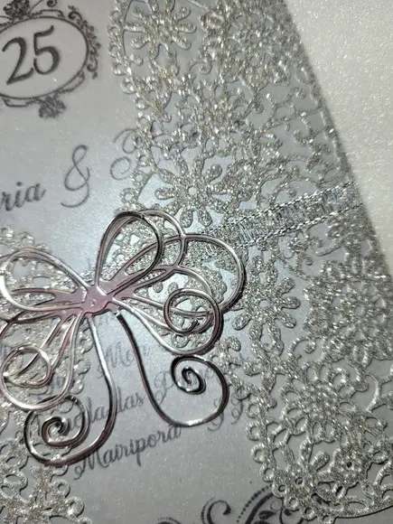 Convite Prateado Flores com Glitter