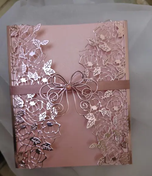 Convite Rosa Claro Metalizado Modelo Folhas